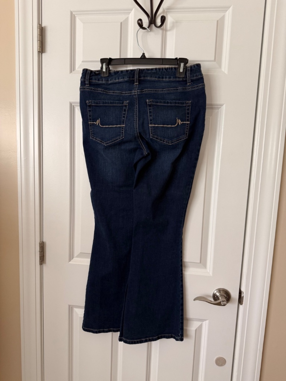 JEANS - Picture 2 of 4